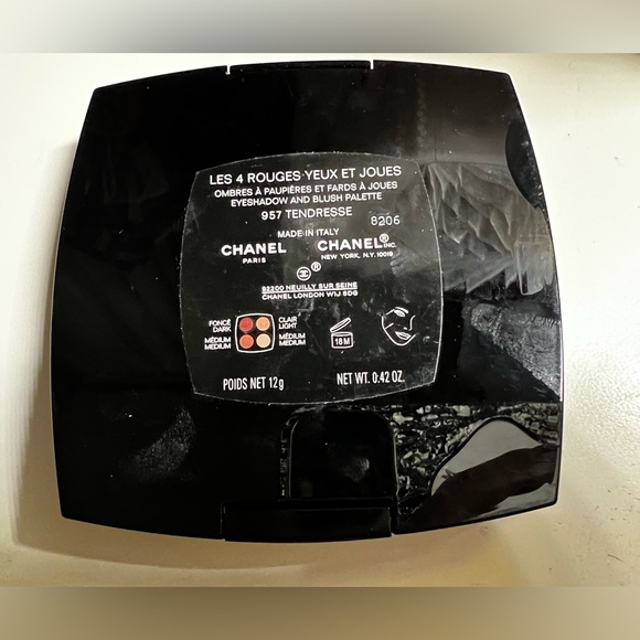 Chanel face quad ( face & eyes) EUC, Giant palette 🎨 - Picture 3 of 9